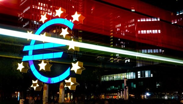 EUR/USD -Euro shrugs off weak eurozone, German data