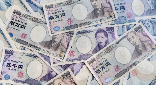 USD/JPY slips after US inflation surprise
