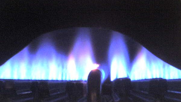 Natural Gas Drops to Below 3.90 on Cooler Weather