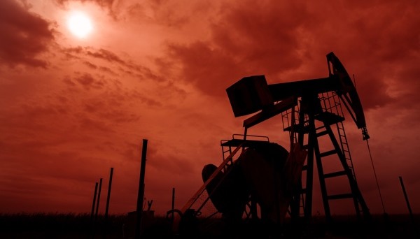 Oil Higher But Oversupply Hangs on Energy Market