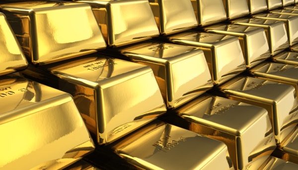 Gold gains on U.S.-China trade, global downturn fears