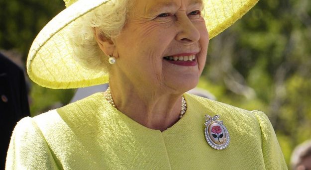 GBP dips, UK says goodbye to Queen Elizabeth