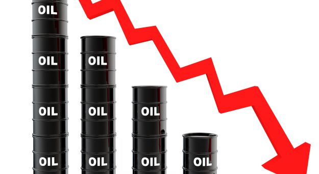 Oil weakens on weaker global growth outlook, Gold and Bitcoin unfazed